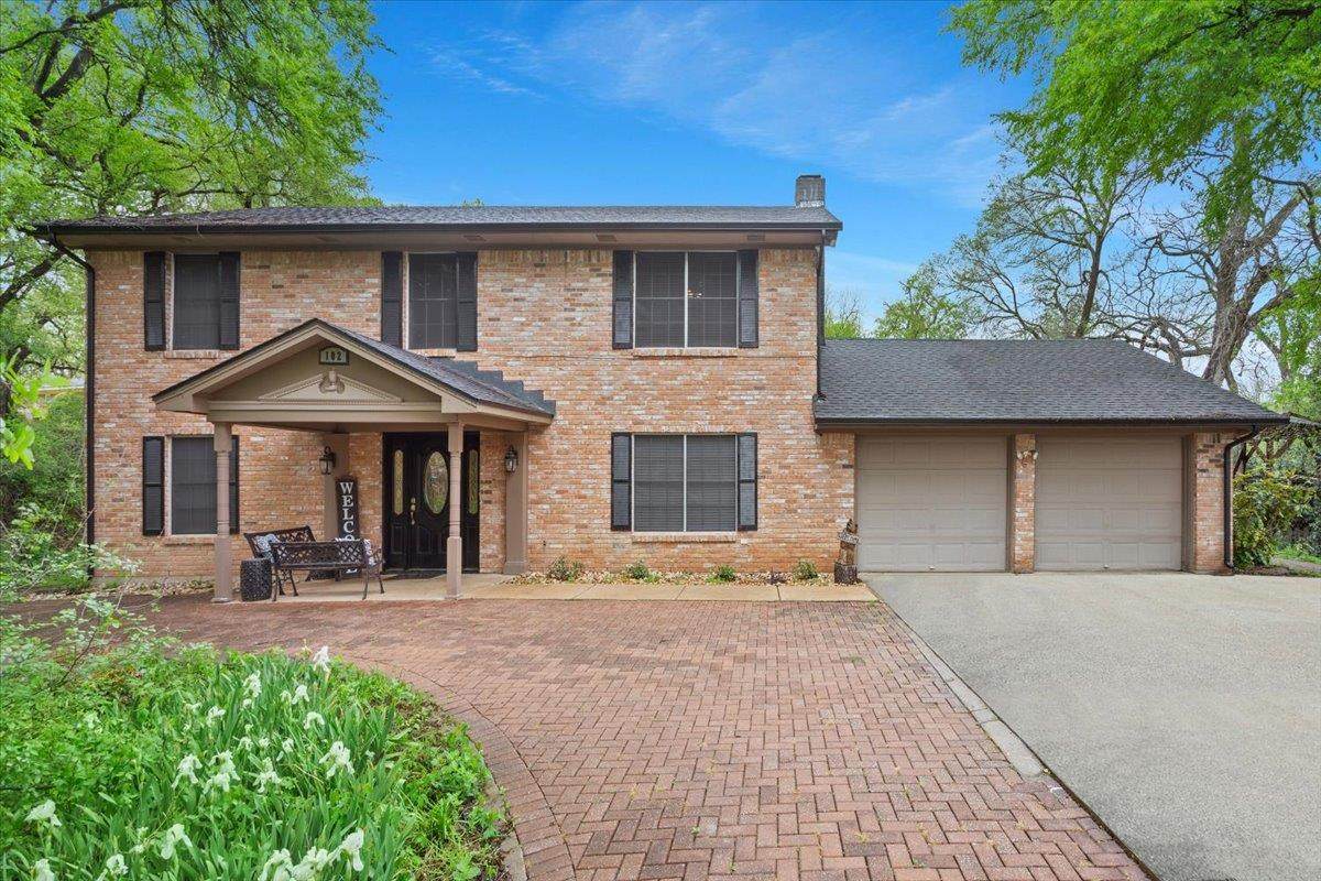 102 Elm Dr - Photo 1