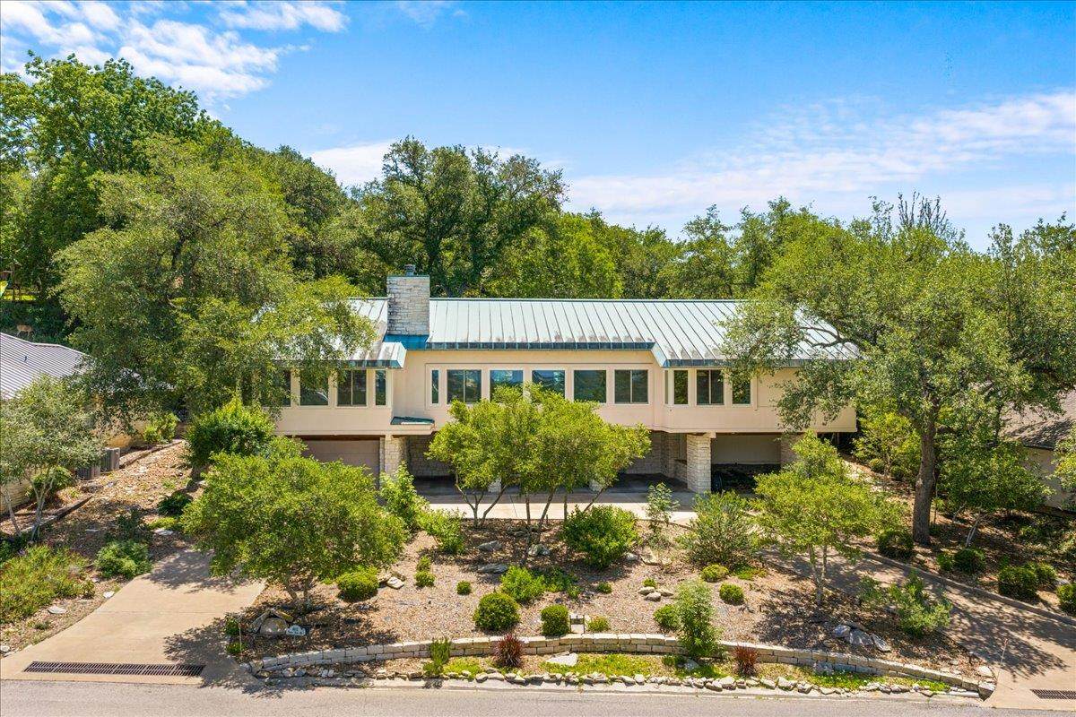 405 Valley View Dr - Photo 1