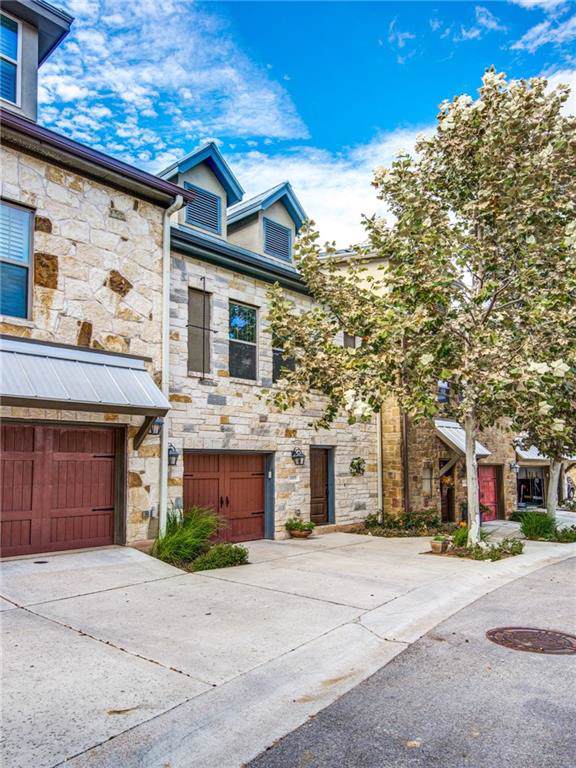 1105 Highknoll Ln - Photo 1
