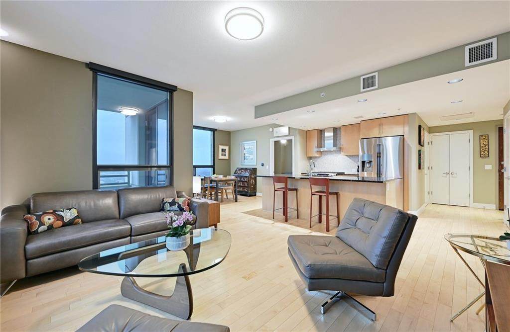 300 Bowie St - Photo 1
