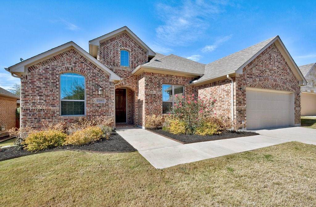 218 Drury Ln - Photo 1