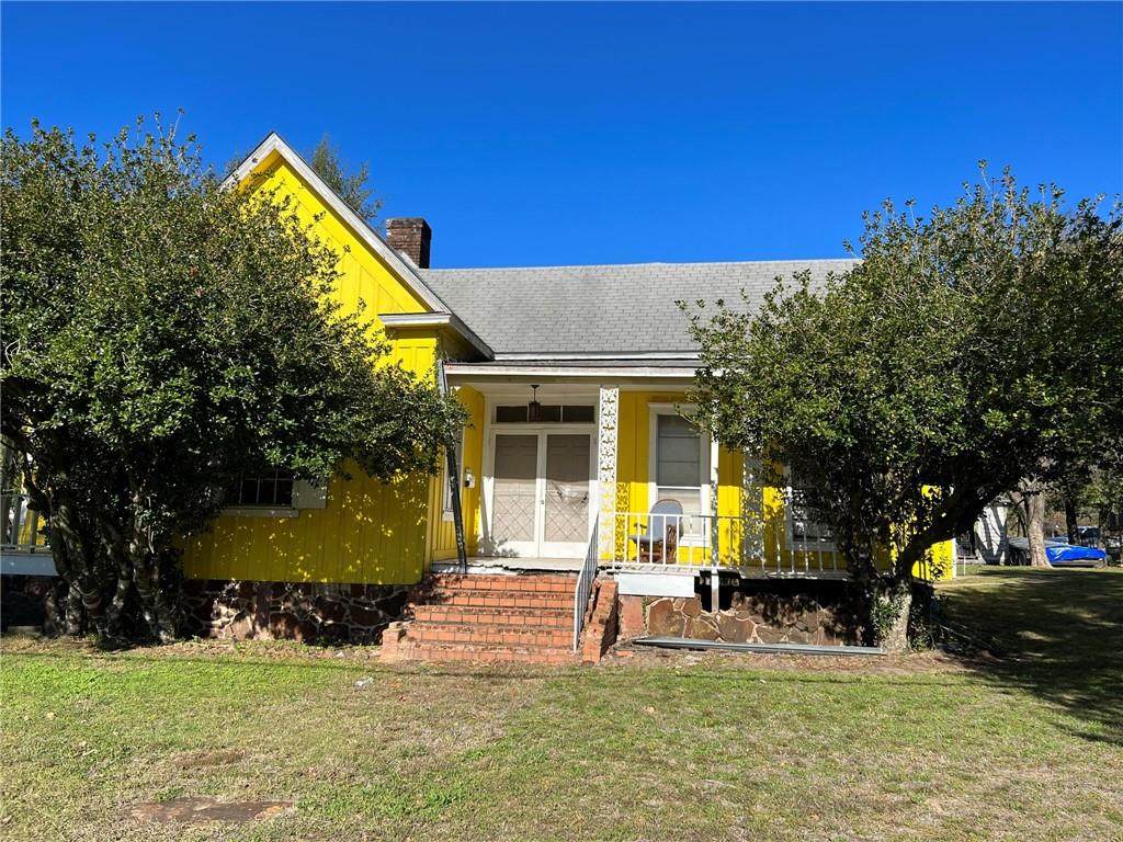 301 4th St - Photo 1