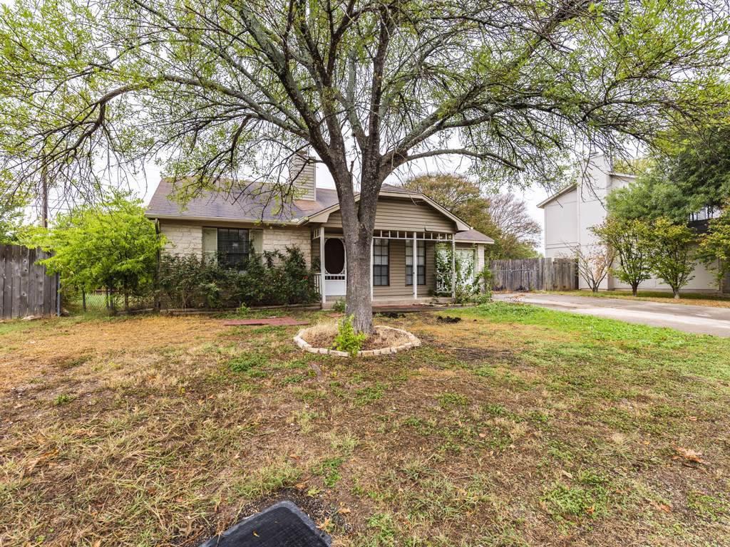 1912 James Pl - Photo 1