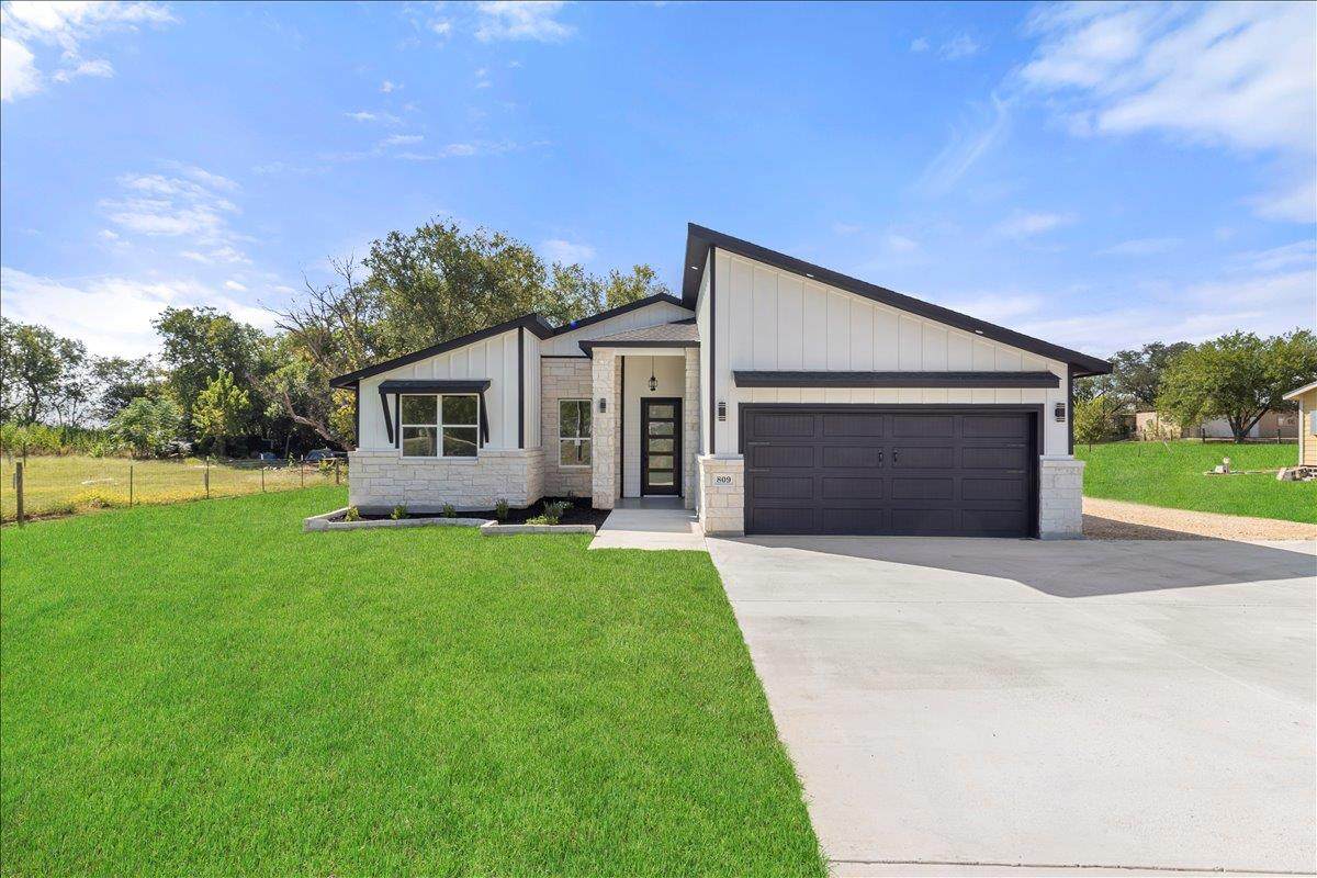 809 Fm 467 - Photo 1