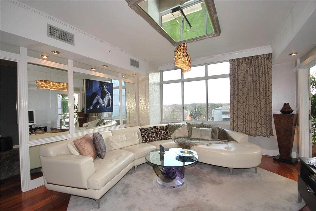 54 Rainey St - Photo 1