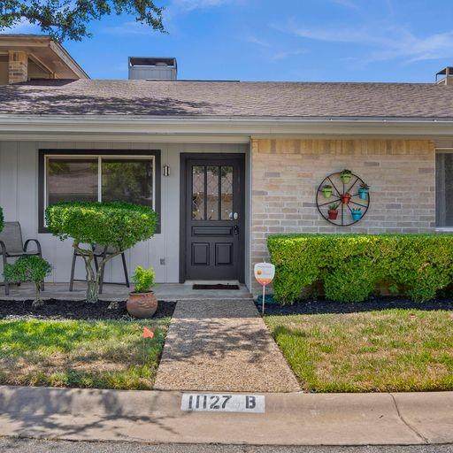 11127 Pinehurst Dr - Photo 1