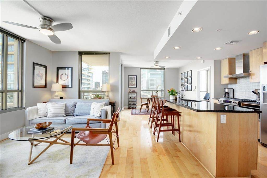300 Bowie St - Photo 1