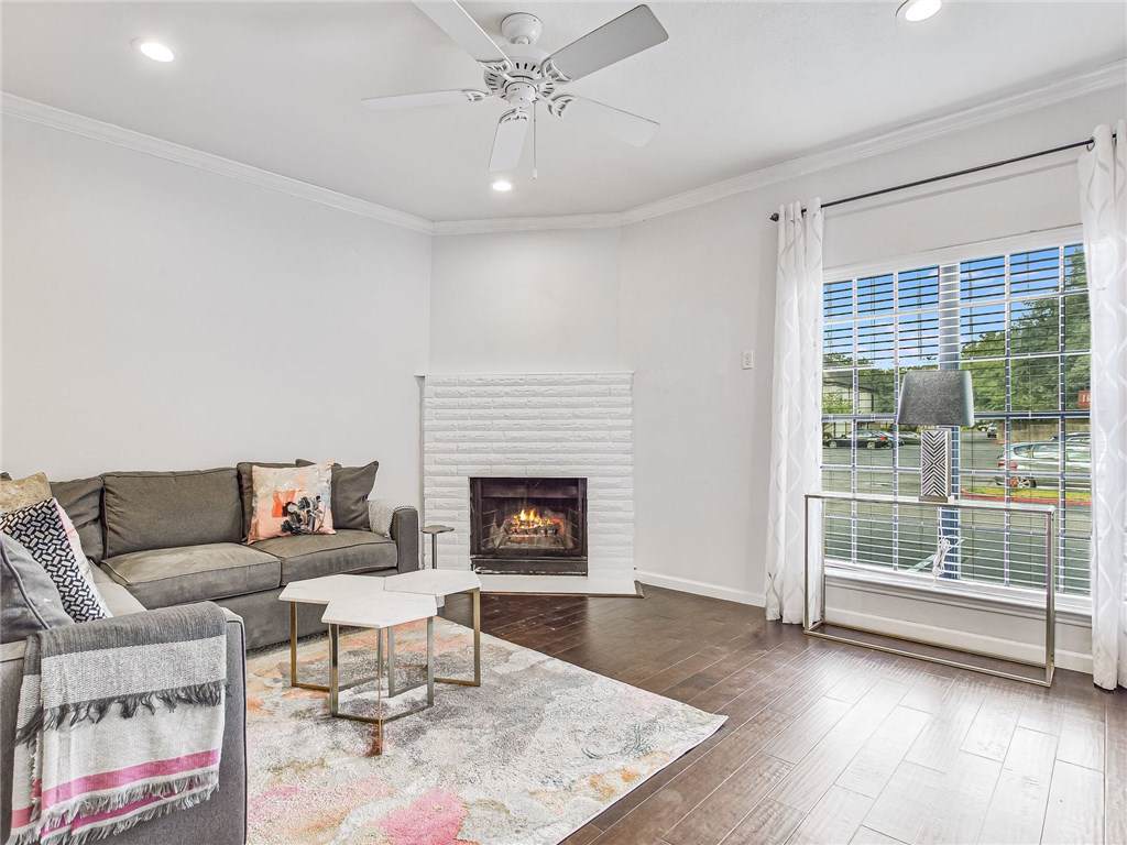 1307 Kinney Ave - Photo 1