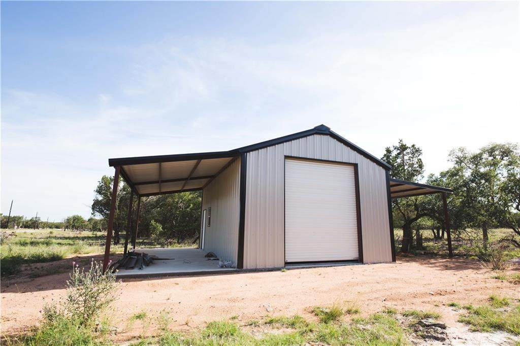 106 Wandering Oaks Cir - Photo 1