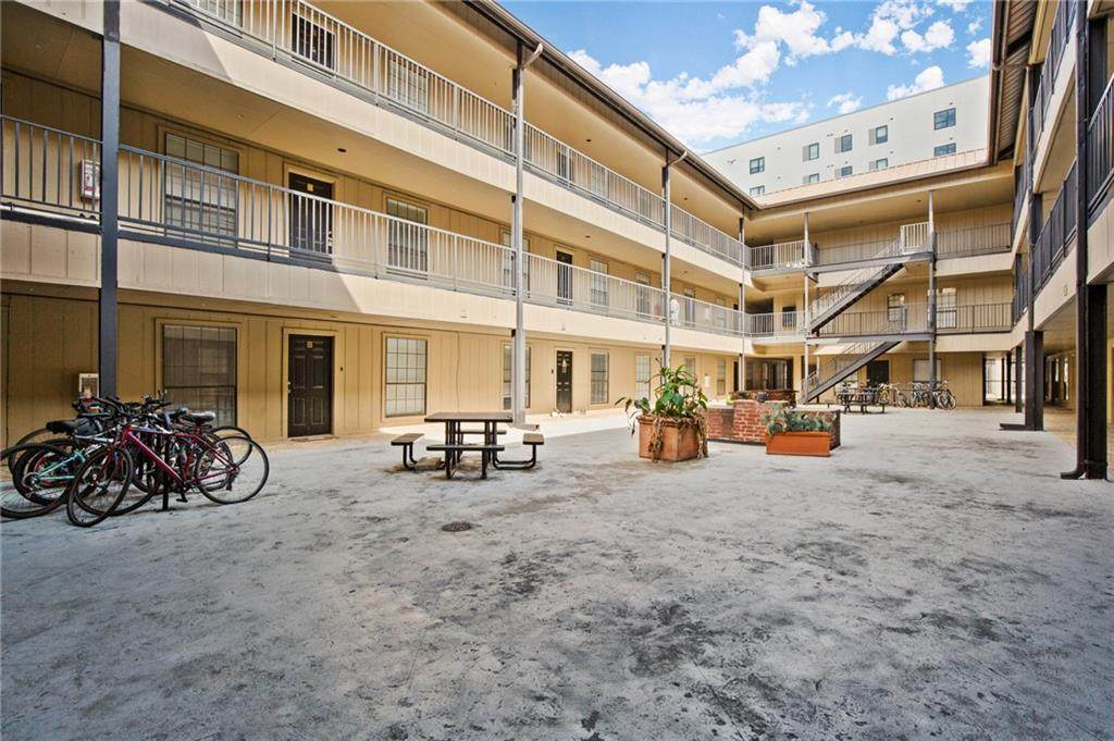 2401 Leon St - Photo 1