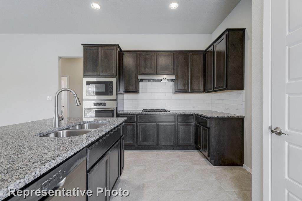 236 Sage Mdws - Photo 1