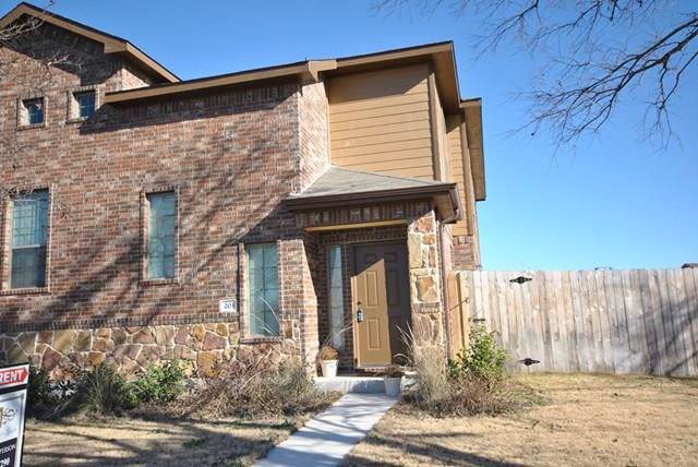 203 College St - Photo 1