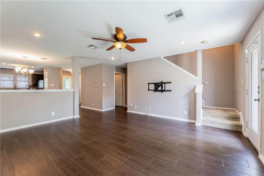 513 Cascades Ave - Photo 1