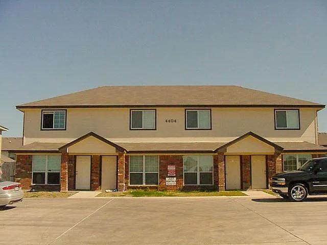 4404 Sylvia Dr - Photo 1