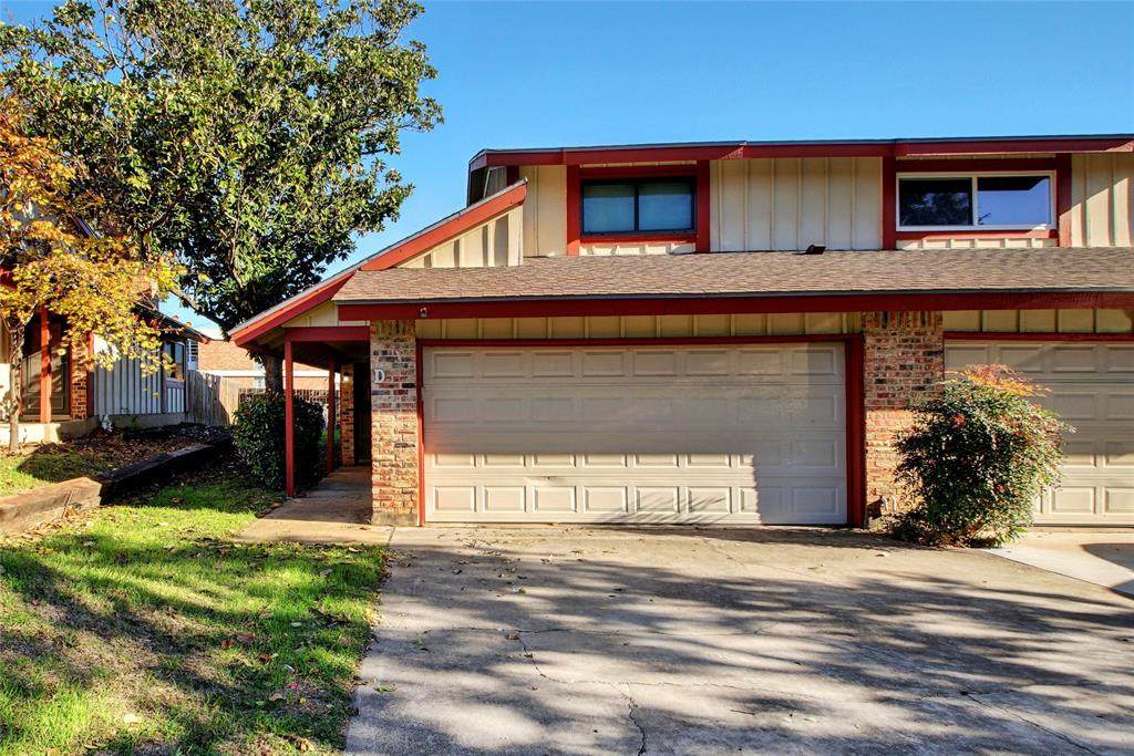 8913 Trone Cir - Photo 1