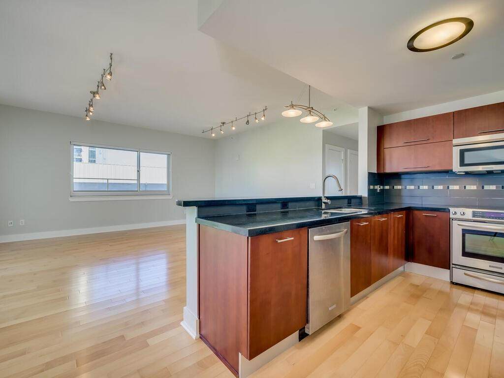 603 Davis St - Photo 1