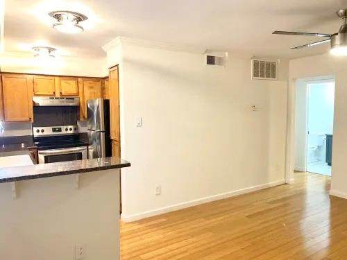 301 4th St - Photo 1