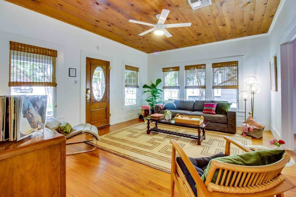 332 Napoleon St - Photo 1