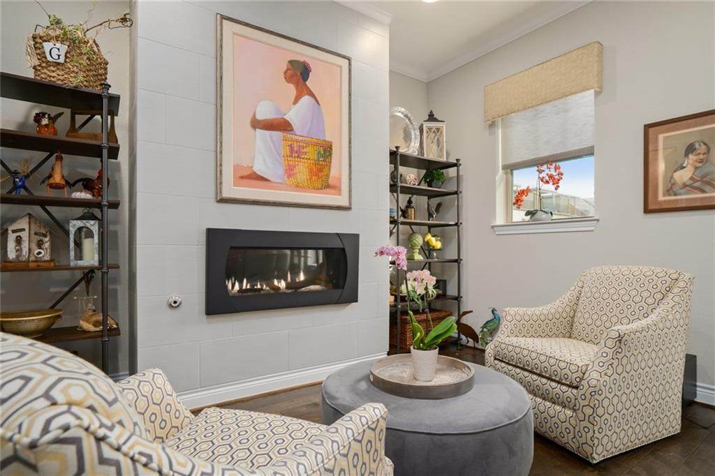 1108 Highknoll Ln - Photo 1