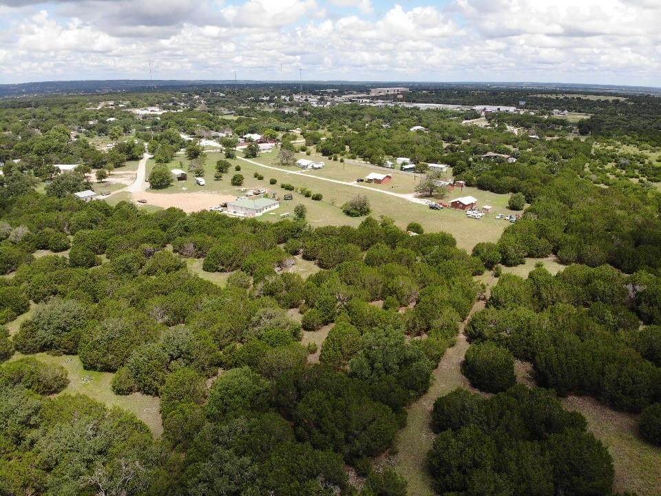 325 Whispering Oaks Dr - Photo 1