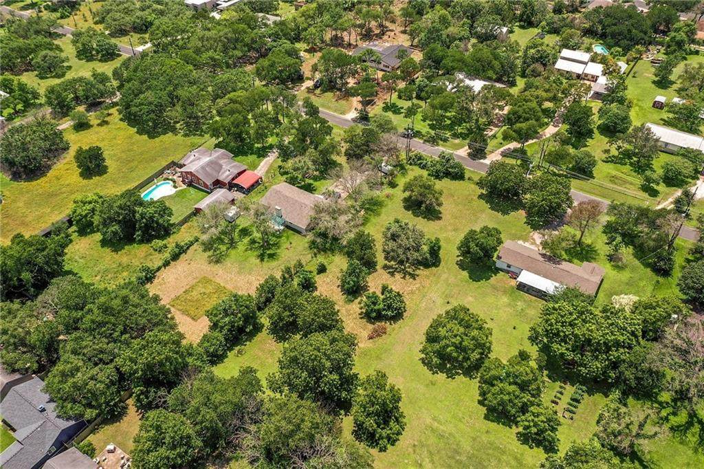 9101 Chisholm Ln - Photo 1