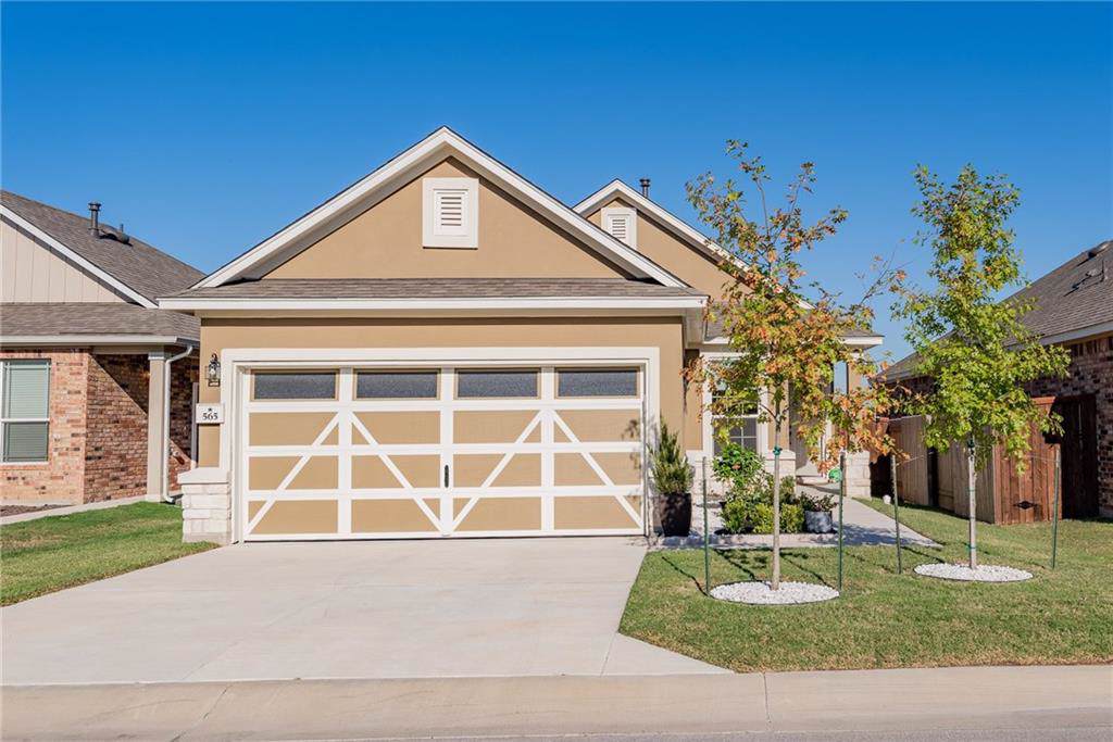 565 Bradford Ln - Photo 1