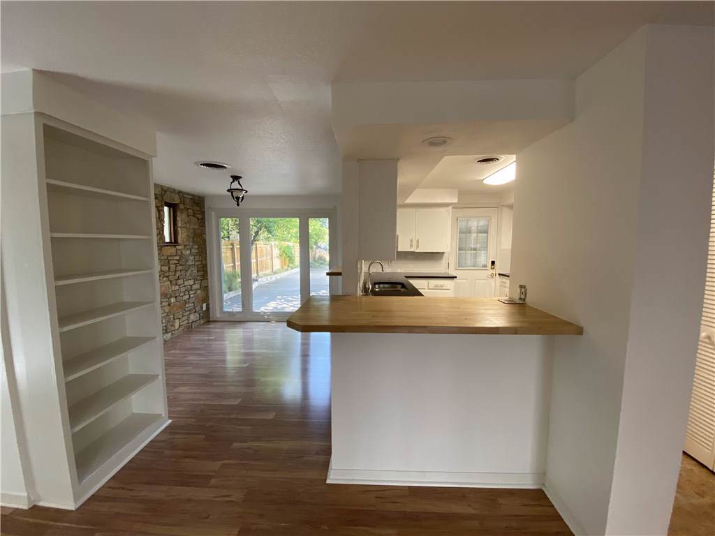 706 44th St - Photo 1