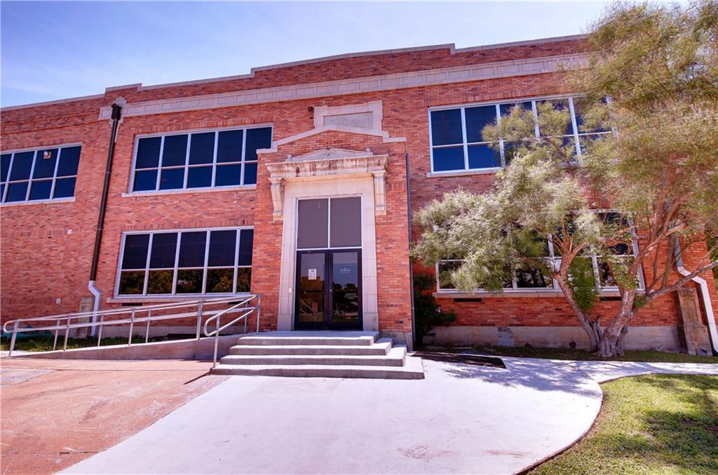 410 7th St - Photo 1
