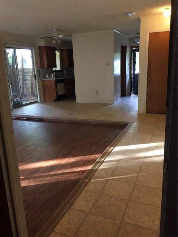 4307 4307 Caswell Ave Ave - Photo 1