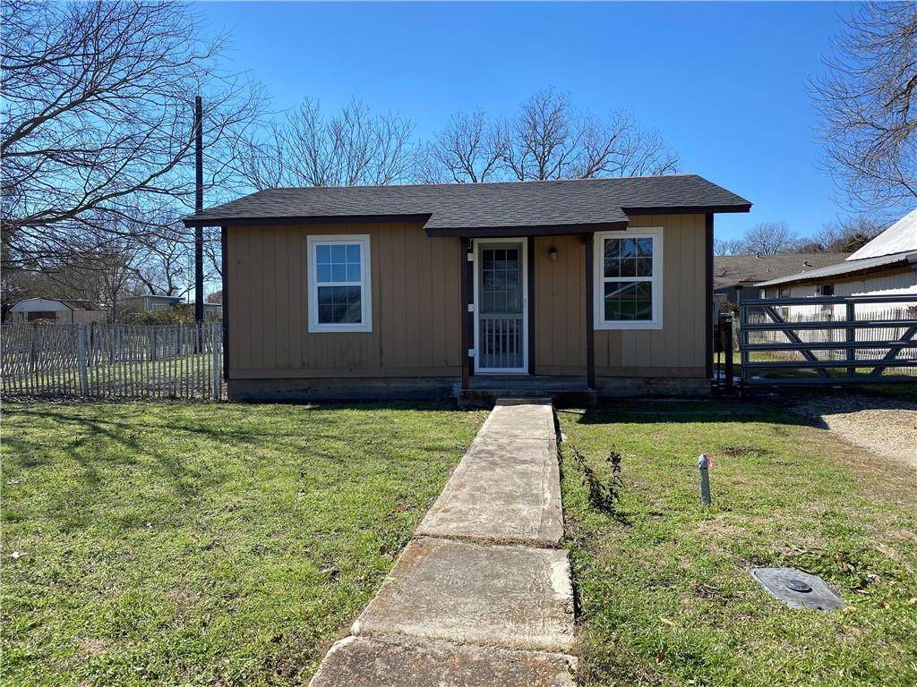 725 Neches St - Photo 1