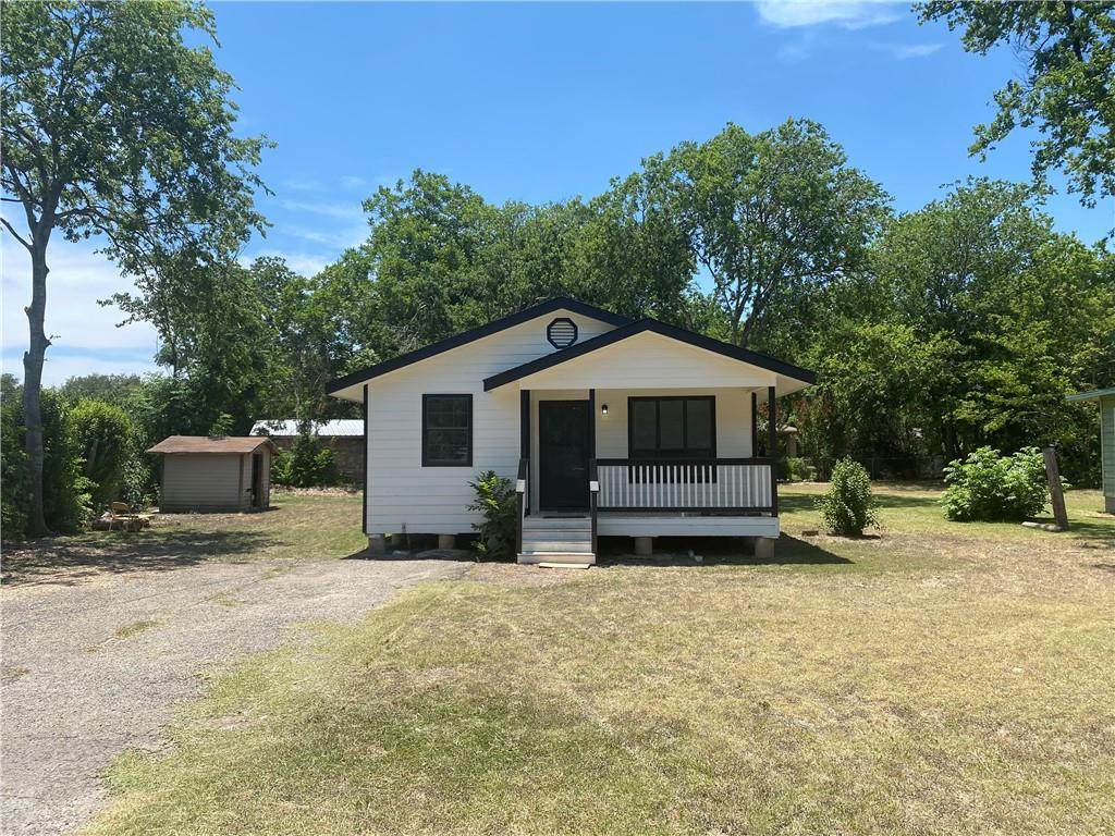 606 Spring St - Photo 1