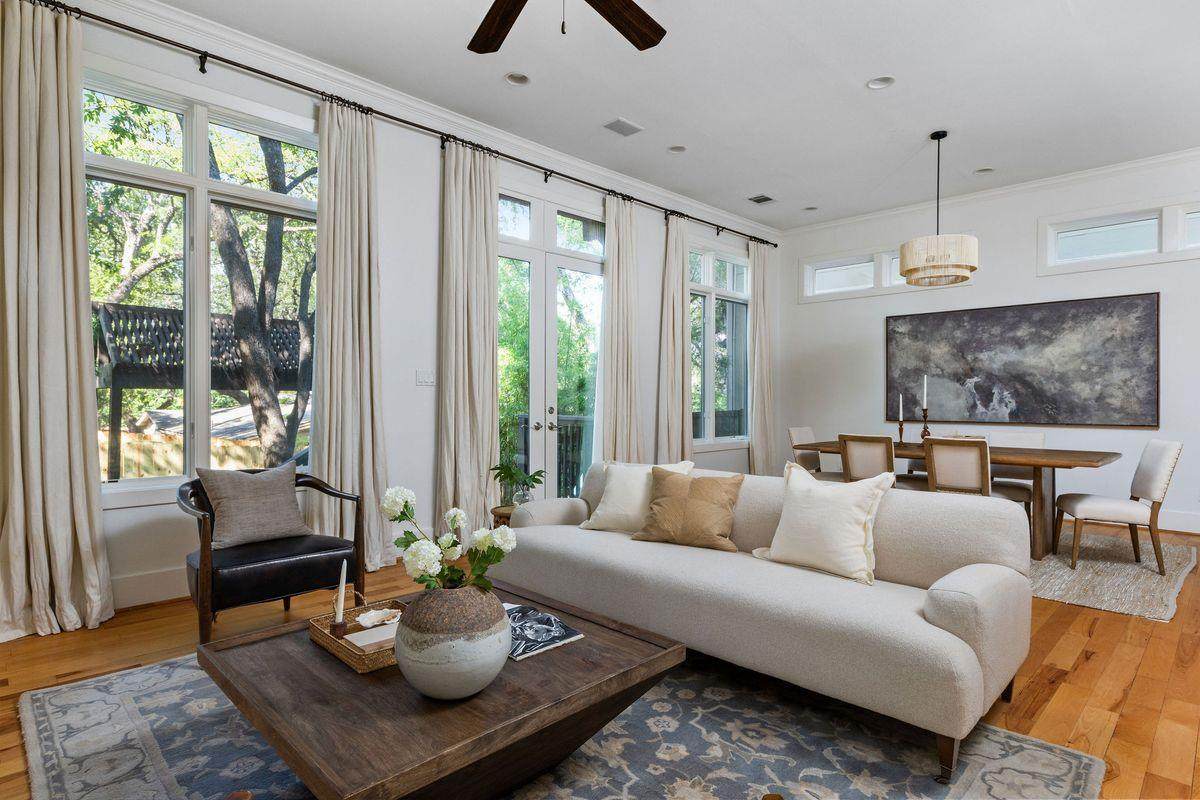 2308 9TH St - Photo 1