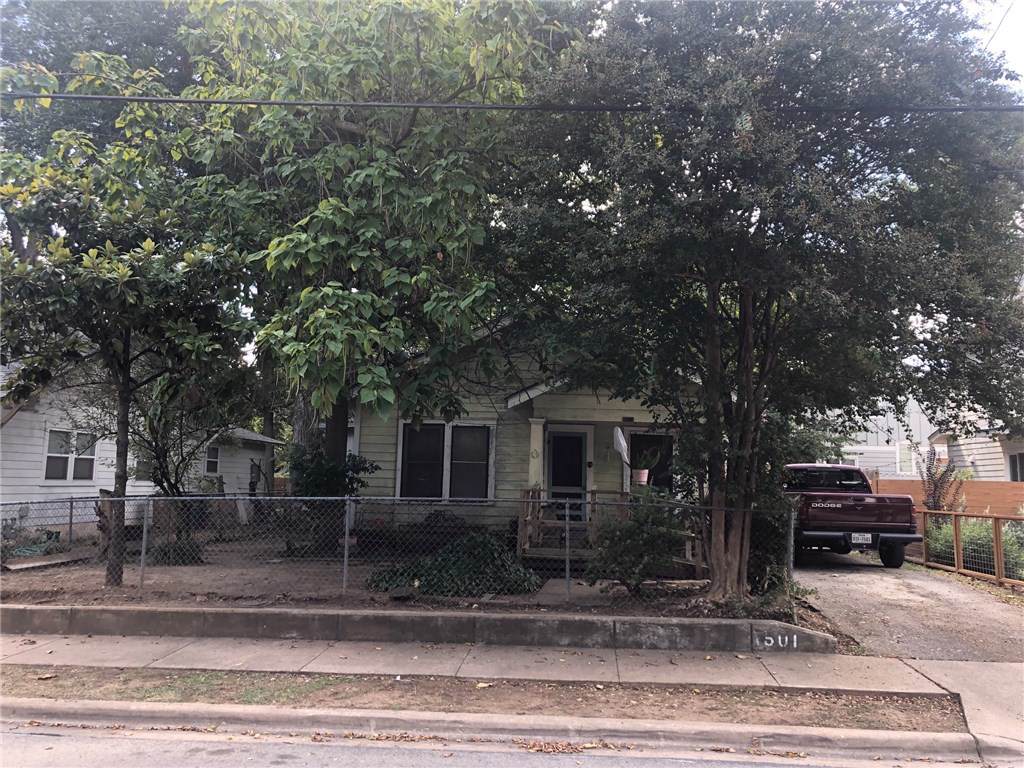 1501 Canterbury St - Photo 1