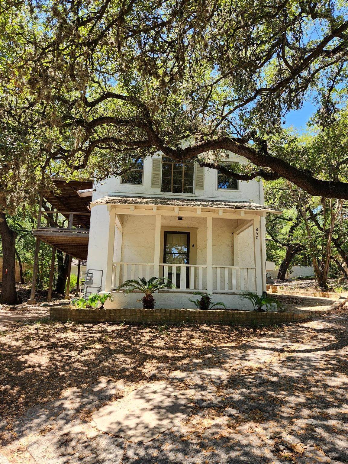 850 Forest View Drive - Photo 1
