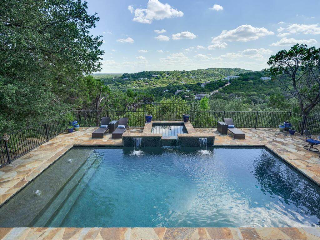 411 Skyline Dr - Photo 1