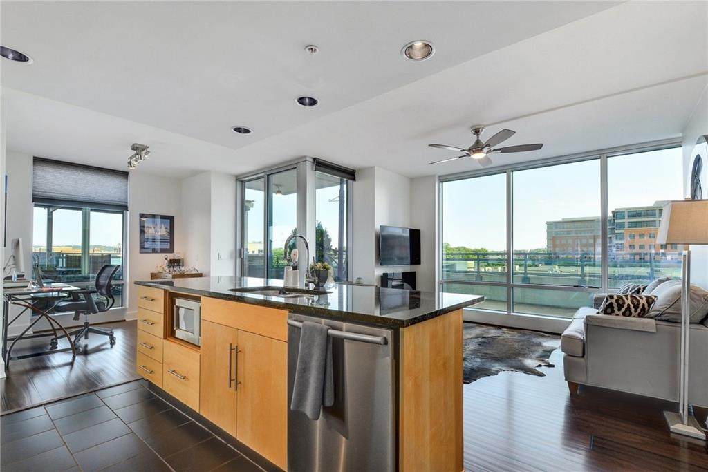 300 Bowie St - Photo 1