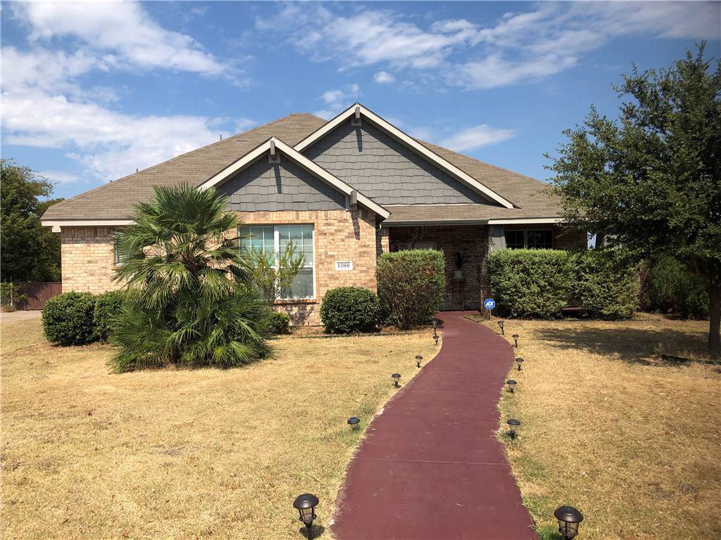 1390 Roan Dr - Photo 1