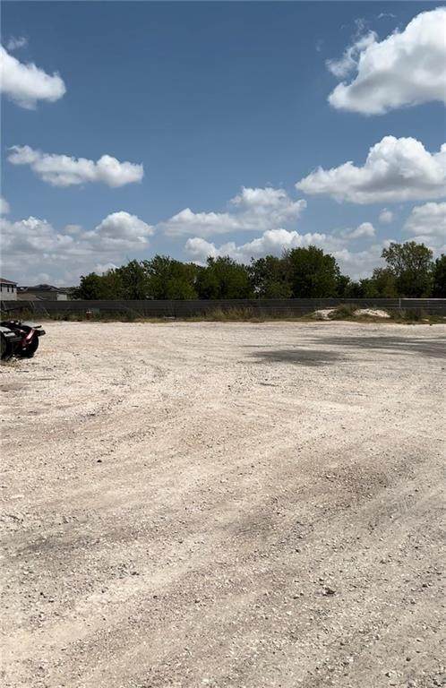 13700 Pearce Ln - Photo 1