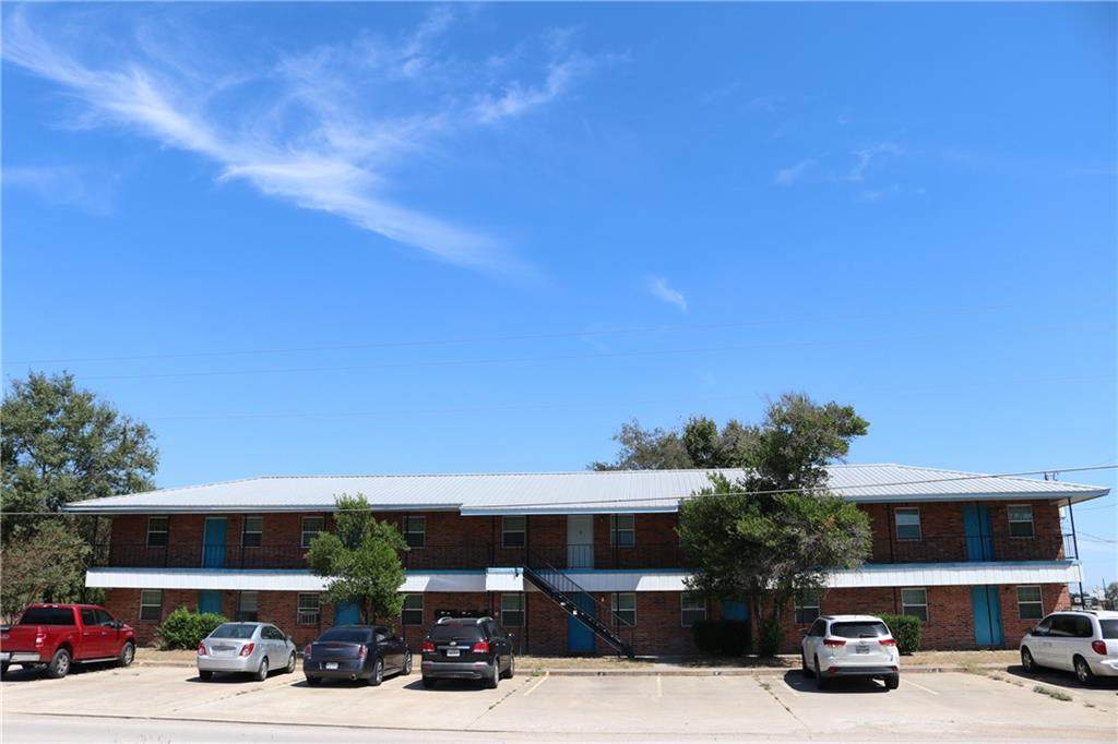 302 Calhoun Dr - Photo 1