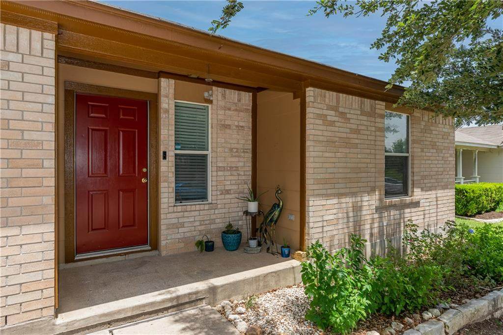 5902 Vasey Blvd - Photo 1