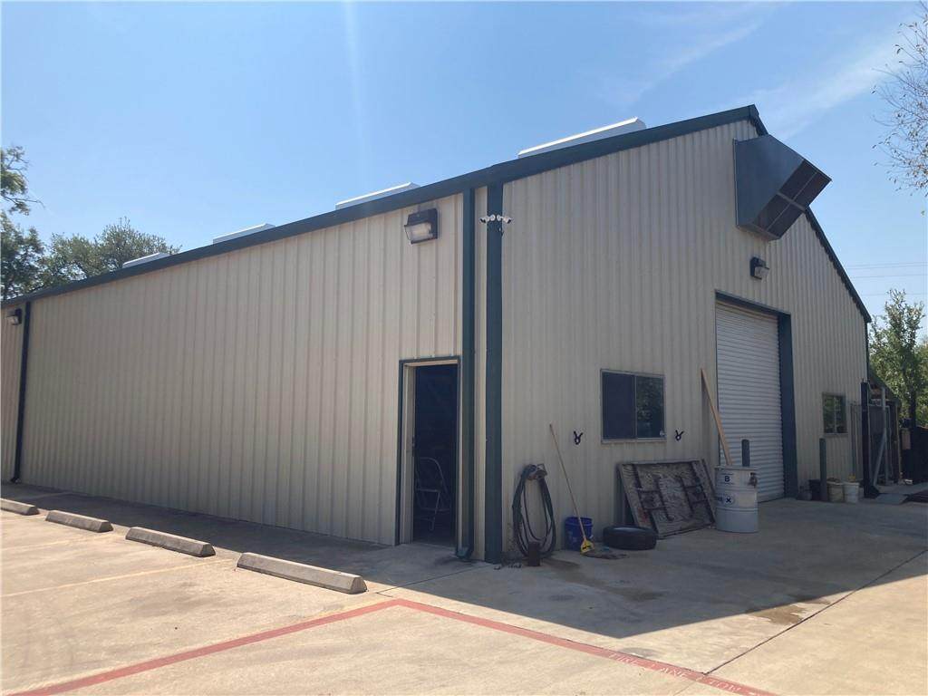 1103 Leander Dr - Photo 1