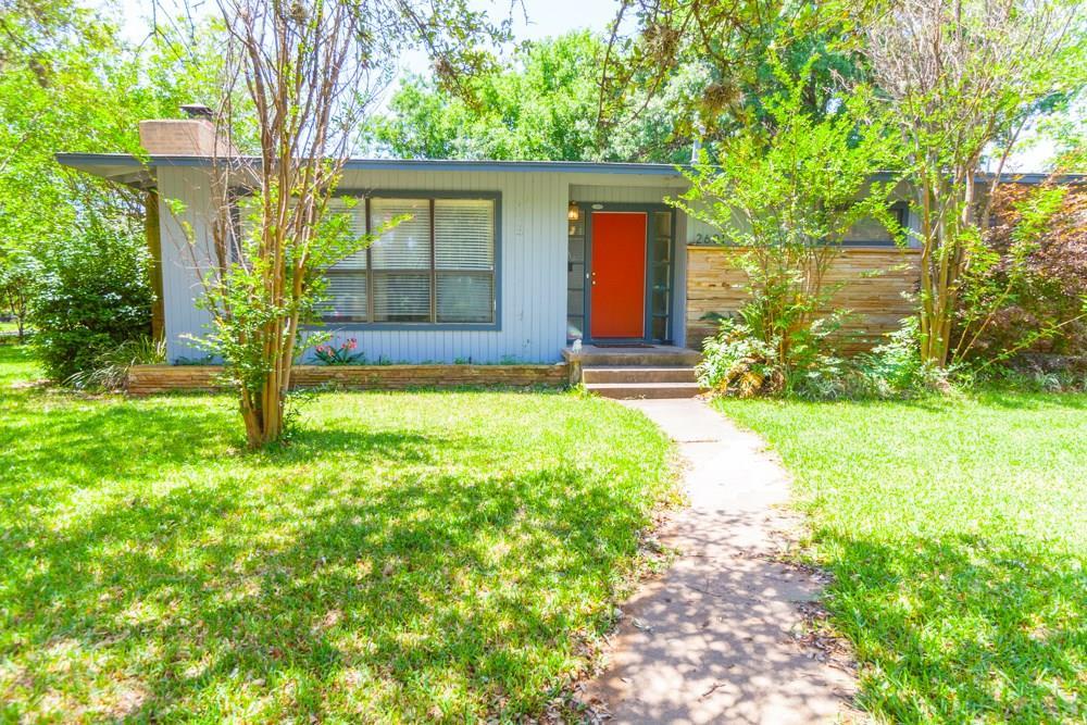 2601 Park View Dr - Photo 1