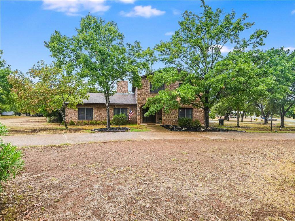 2406 Northwoods Dr - Photo 1