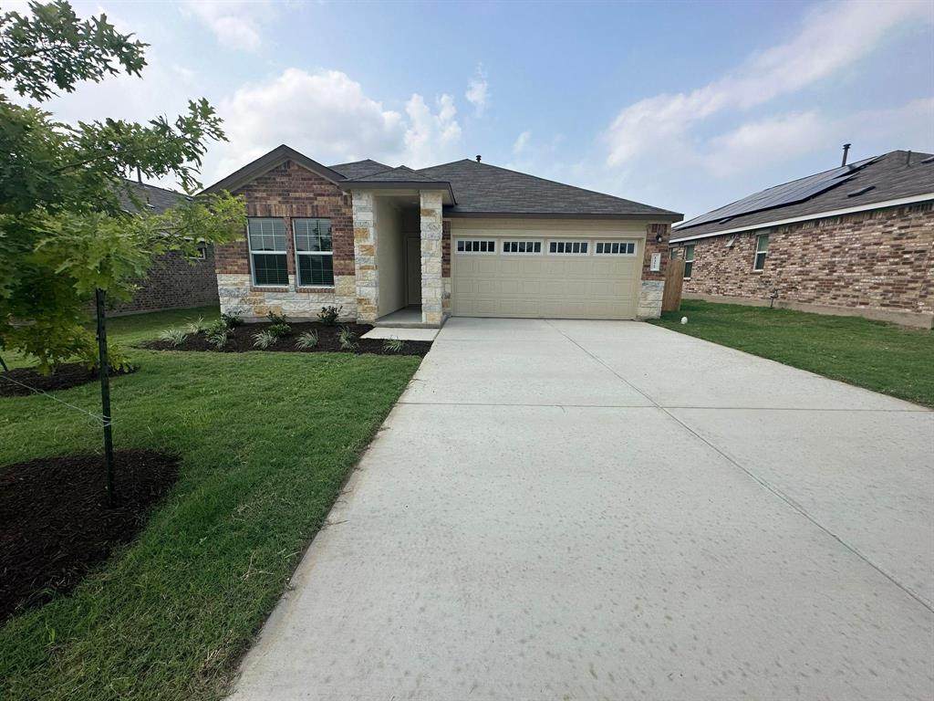 121 Seminole Dr - Photo 1