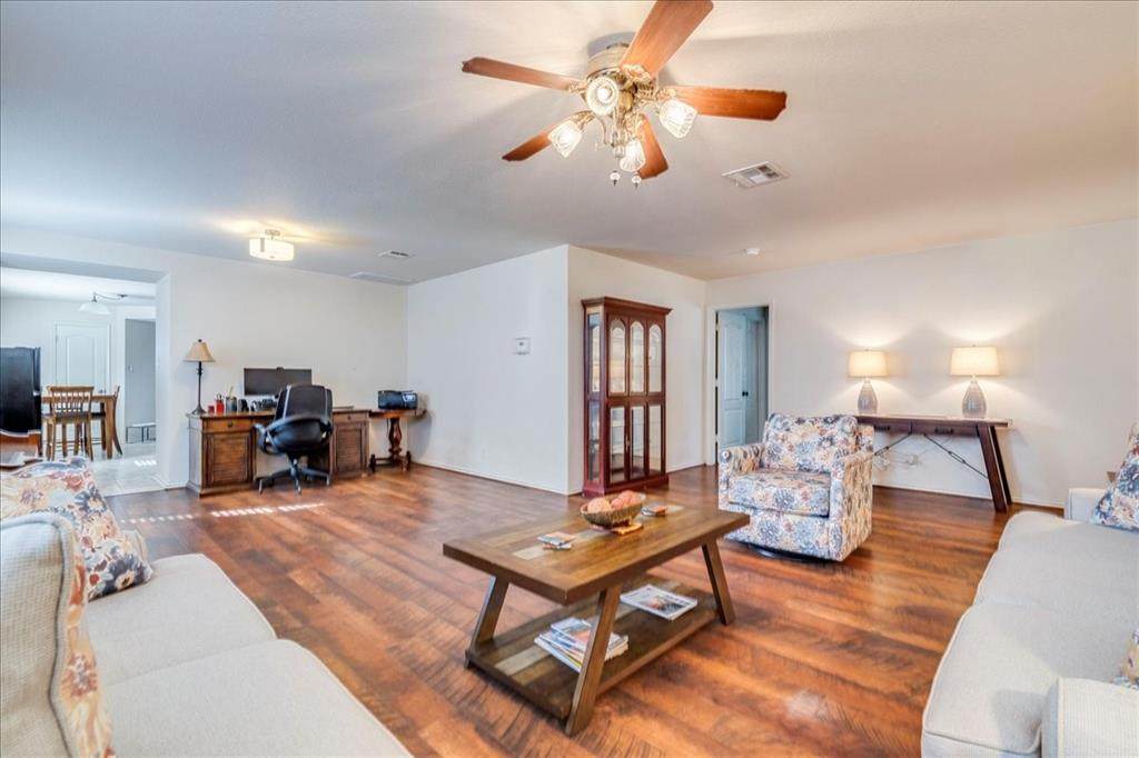 103 Espada Dr - Photo 1