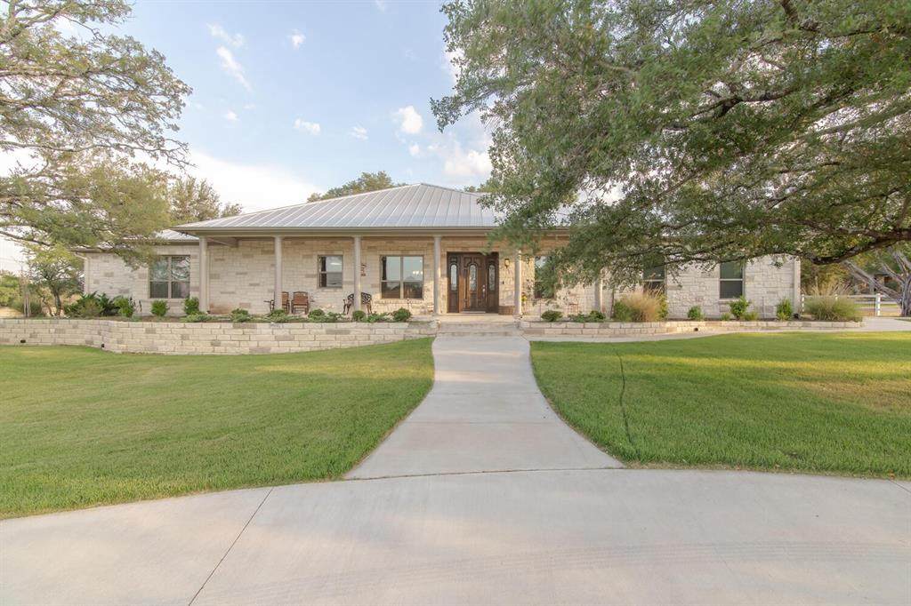 1441 Creekview Dr - Photo 1
