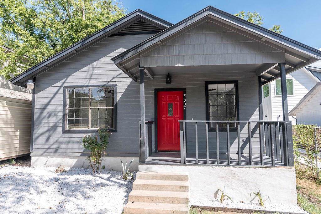 3007 Kuhlman Ave - Photo 1