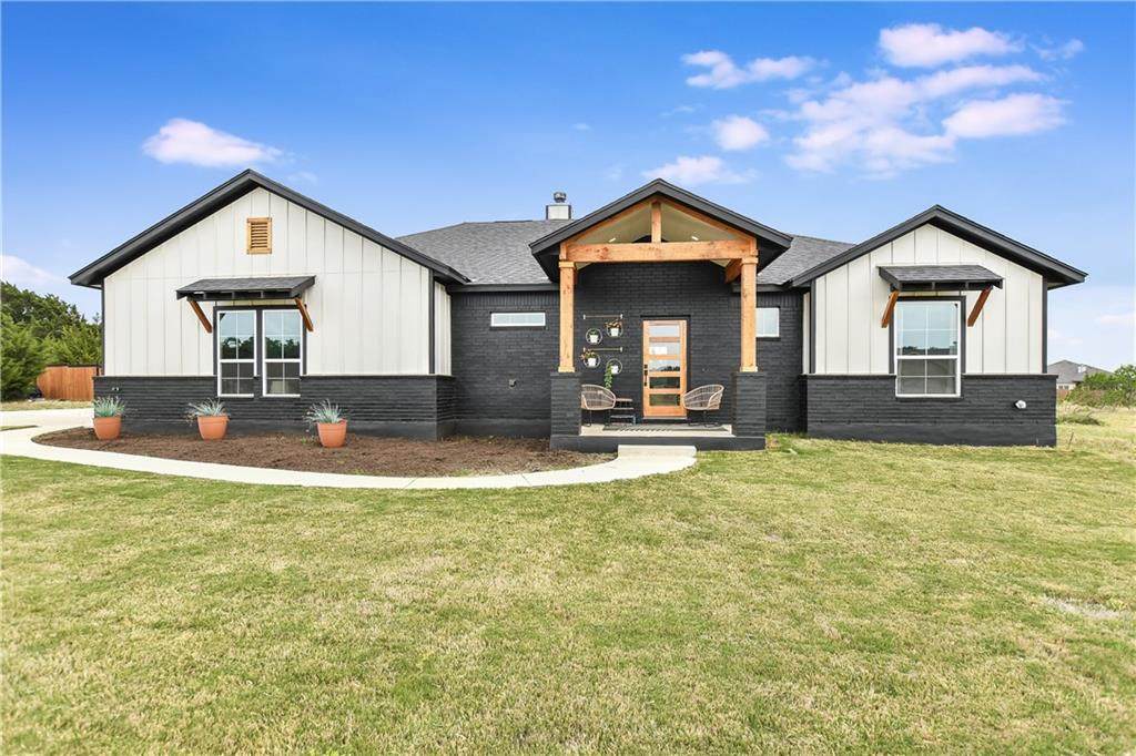 109 Silverado Dr - Photo 1