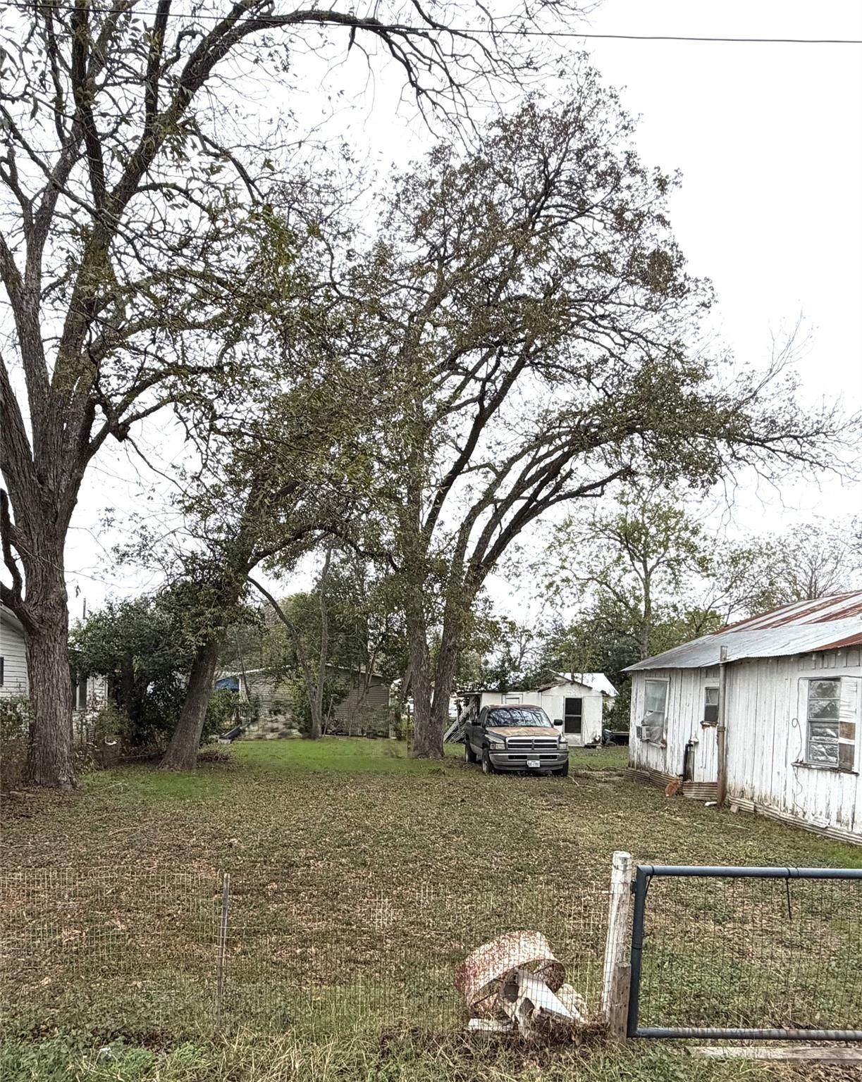 https://bt-photos.global.ssl.fastly.net/austin/1280_boomver_1_4163096-2.jpg