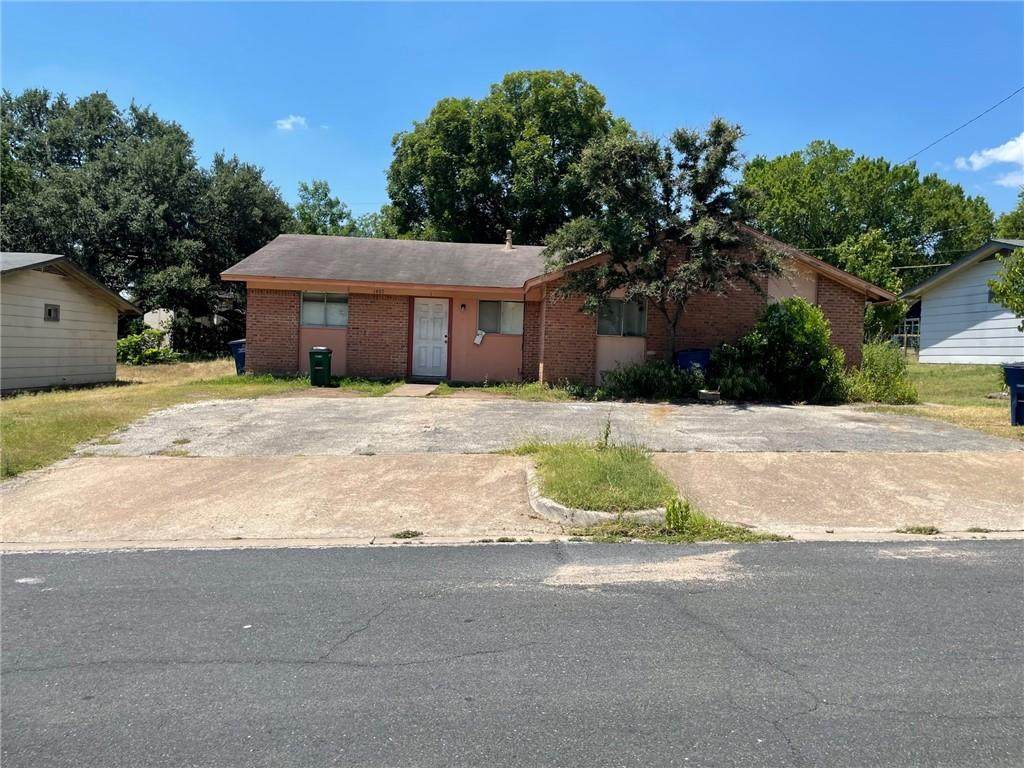 1407 Valleyridge Dr - Photo 1